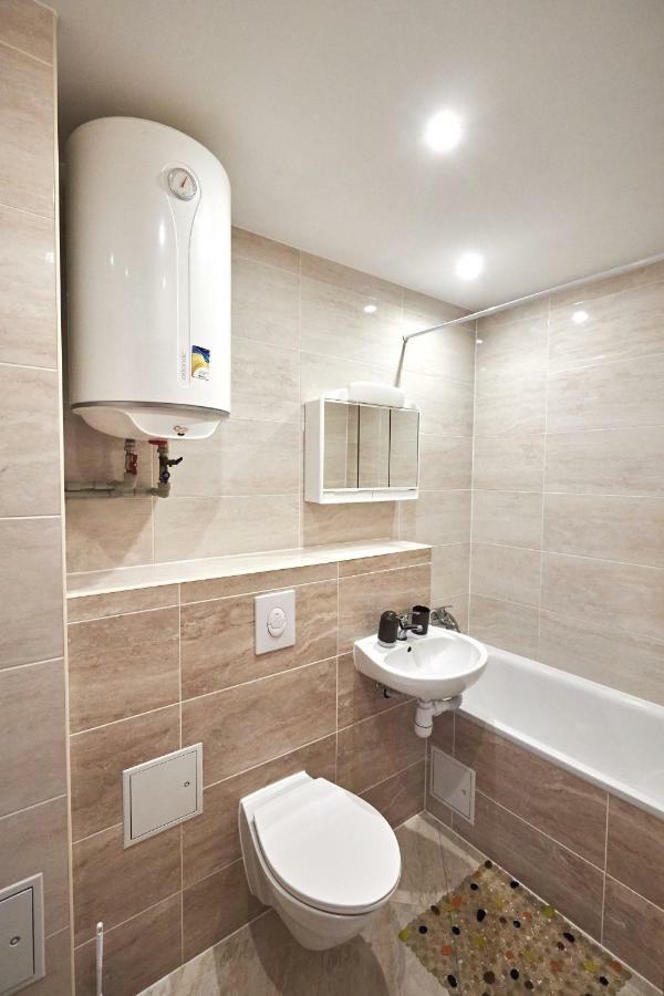 Babylon Apartments On Kievskaya Street Rivne Esterno foto